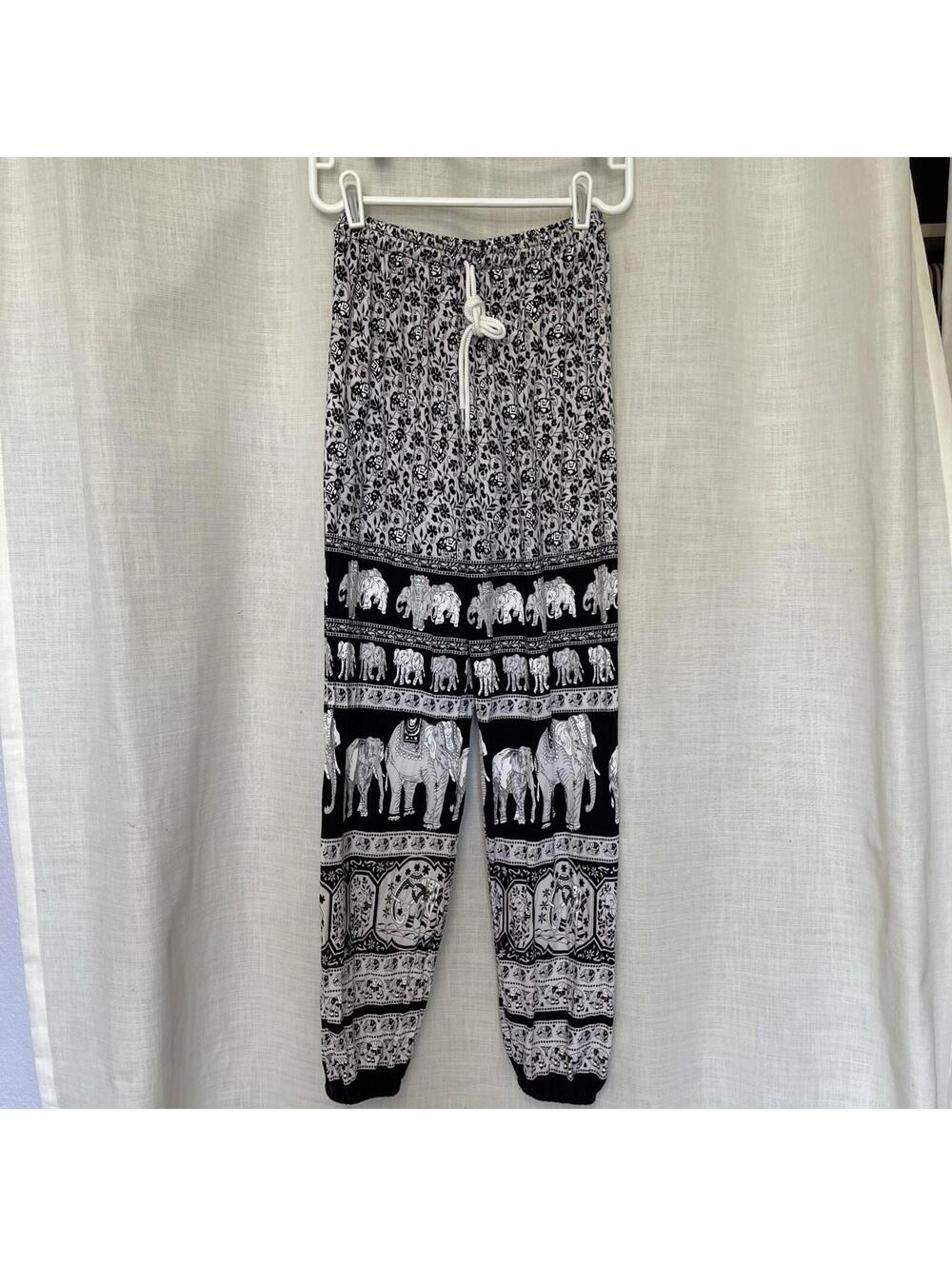 Lightweight Black White Gray Elephant Print Pocket Jogger/gypsy Pant  Small